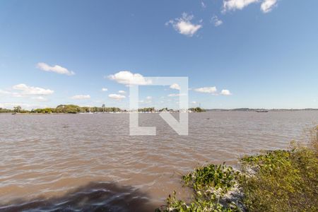 Casa de condomínio à venda com 241m², 3 quartos e 2 vagas Casa de condomínio à venda com 241m², 3 quartos e 2 vagasÁrea Externa