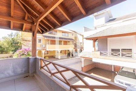 Casa de condomínio à venda com 241m², 3 quartos e 2 vagas Casa de condomínio à venda com 241m², 3 quartos e 2 vagasVaranda