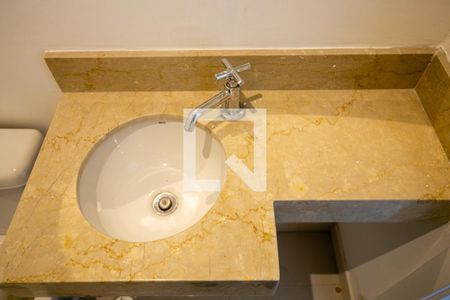 Apartamento à venda com 350m², 4 quartos e 4 vagas Apartamento à venda com 350m², 4 quartos e 4 vagasLavabo 2