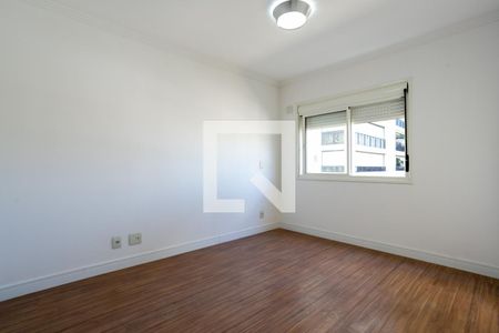 Apartamento à venda com 350m², 4 quartos e 4 vagas Apartamento à venda com 350m², 4 quartos e 4 vagasSuíte 2