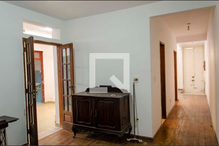 Casa à venda com 300m², 5 quartos e sem vaga Casa à venda com 300m², 5 quartos e sem vagaSala de Estar