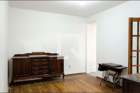 Casa à venda com 300m², 5 quartos e sem vaga Casa à venda com 300m², 5 quartos e sem vagaSala de Estar