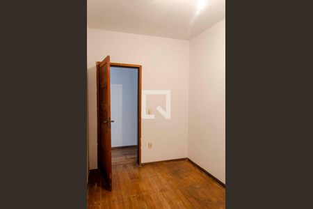 Casa à venda com 300m², 5 quartos e sem vaga Casa à venda com 300m², 5 quartos e sem vagaQuarto 3