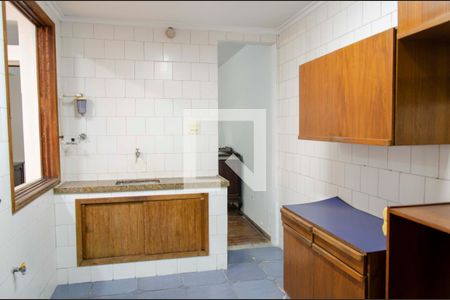 Casa à venda com 300m², 5 quartos e sem vaga Casa à venda com 300m², 5 quartos e sem vagaCozinha