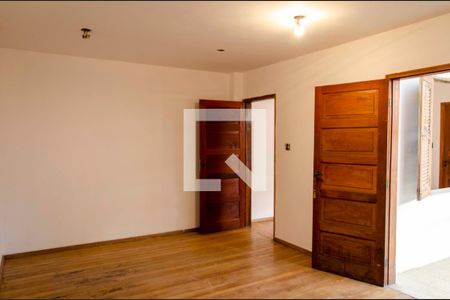 Casa à venda com 300m², 5 quartos e sem vaga Casa à venda com 300m², 5 quartos e sem vagaQuarto 4