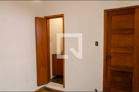 Casa à venda com 300m², 5 quartos e sem vaga Casa à venda com 300m², 5 quartos e sem vagaQuarto 5