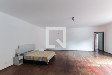 Casa à venda com 526m², 4 quartos e 5 vagasSuíte 2