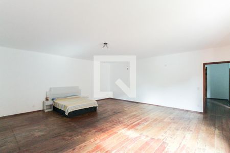 Casa à venda com 526m², 4 quartos e 5 vagasSuíte 2