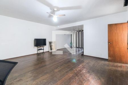 Casa à venda com 526m², 4 quartos e 5 vagasSuíte 1