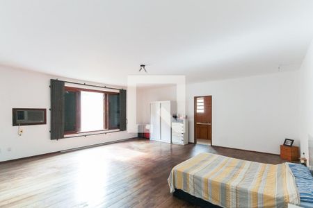 Casa à venda com 526m², 4 quartos e 5 vagasSuíte 2