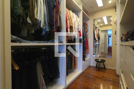 Apartamento à venda com 370m², 3 quartos e 5 vagasSuíte _ Closet
