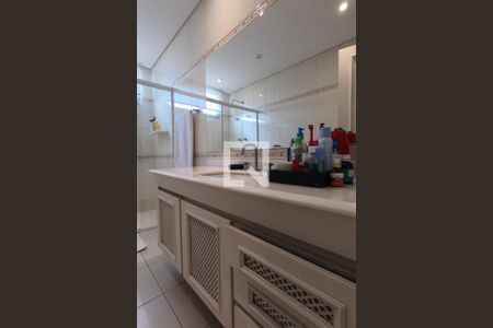 Apartamento à venda com 370m², 3 quartos e 5 vagasBanheiro da Suíte 2