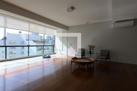 Sala de apartamento à venda com 3 quartos, 370m² em Real Parque, São Paulo