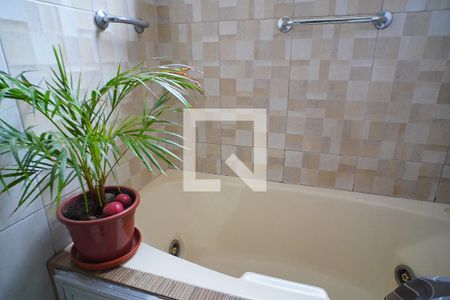 Apartamento para alugar com 76m², 2 quartos e sem vagaBanheiro