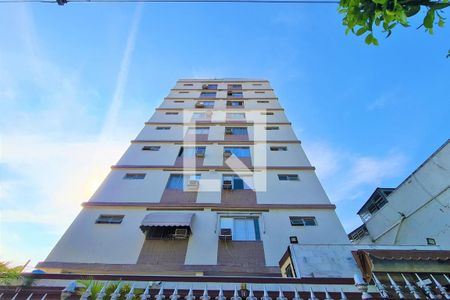 Apartamento à venda com 60m², 2 quartos e 1 vaga Apartamento à venda com 60m², 2 quartos e 1 vagaFachada