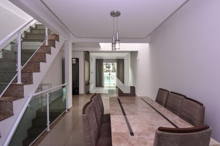Casa à venda com 318m², 3 quartos e 4 vagas Casa à venda com 318m², 3 quartos e 4 vagasSala de Jantar