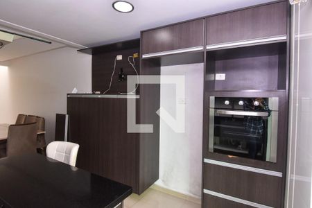 Casa à venda com 318m², 3 quartos e 4 vagas Casa à venda com 318m², 3 quartos e 4 vagasCozinha - Armários