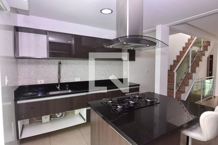 Casa à venda com 318m², 3 quartos e 4 vagas Casa à venda com 318m², 3 quartos e 4 vagasCozinha