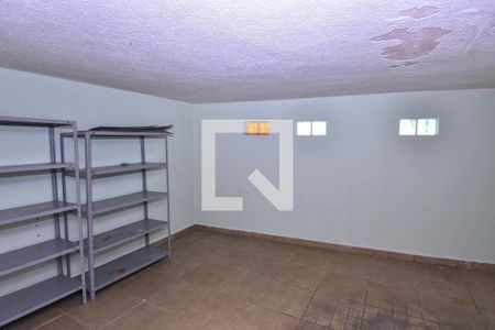 Casa à venda com 318m², 3 quartos e 4 vagas Casa à venda com 318m², 3 quartos e 4 vagasQuintal