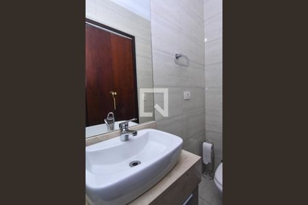 Casa à venda com 318m², 3 quartos e 4 vagas Casa à venda com 318m², 3 quartos e 4 vagasBanheiro