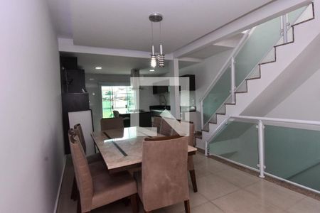 Casa à venda com 318m², 3 quartos e 4 vagas Casa à venda com 318m², 3 quartos e 4 vagasSala de Jantar