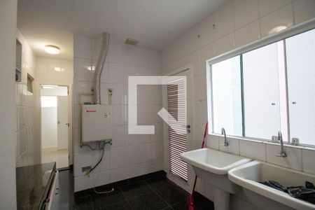 Casa de condomínio à venda com 540m², 4 quartos e sem vaga Casa de condomínio à venda com 540m², 4 quartos e sem vagaÁrea de Serviço