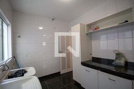 Casa de condomínio à venda com 540m², 4 quartos e sem vaga Casa de condomínio à venda com 540m², 4 quartos e sem vagaÁrea de Serviço