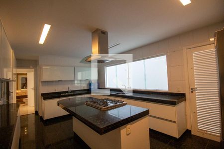 Casa de condomínio à venda com 540m², 4 quartos e sem vaga Casa de condomínio à venda com 540m², 4 quartos e sem vagaCozinha