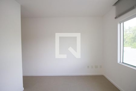 Casa de condomínio à venda com 540m², 4 quartos e sem vaga Casa de condomínio à venda com 540m², 4 quartos e sem vagaSuíte 3