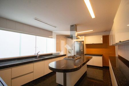 Casa de condomínio à venda com 540m², 4 quartos e sem vaga Casa de condomínio à venda com 540m², 4 quartos e sem vagaCozinha