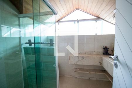 Casa de condomínio à venda com 540m², 4 quartos e sem vaga Casa de condomínio à venda com 540m², 4 quartos e sem vagaBanheiro do Sotão