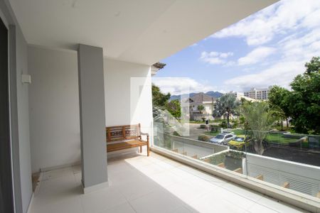 Casa de condomínio à venda com 540m², 4 quartos e sem vaga Casa de condomínio à venda com 540m², 4 quartos e sem vagaVaranda da Suíte 4