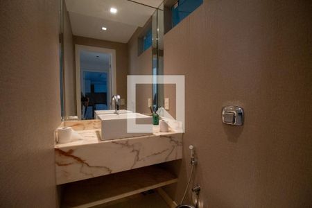 Casa de condomínio à venda com 540m², 4 quartos e sem vaga Casa de condomínio à venda com 540m², 4 quartos e sem vagaLavabo