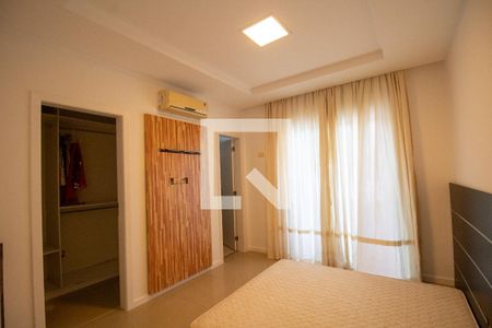 Casa de condomínio à venda com 540m², 4 quartos e sem vaga Casa de condomínio à venda com 540m², 4 quartos e sem vagaSuíte 2