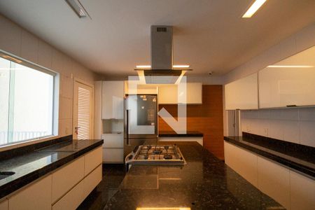 Casa de condomínio à venda com 540m², 4 quartos e sem vaga Casa de condomínio à venda com 540m², 4 quartos e sem vagaCozinha