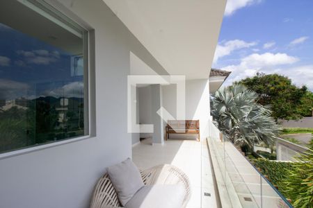 Casa de condomínio à venda com 540m², 4 quartos e sem vaga Casa de condomínio à venda com 540m², 4 quartos e sem vagaVaranda da Suíte 4