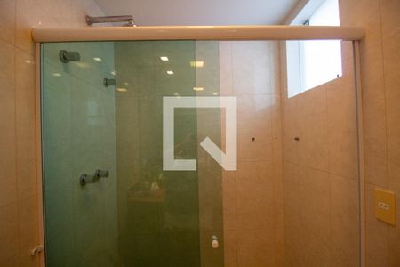 Casa de condomínio à venda com 540m², 4 quartos e sem vaga Casa de condomínio à venda com 540m², 4 quartos e sem vagaBanheiro da Suíte 2