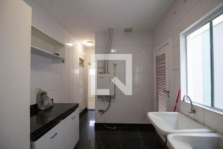 Casa de condomínio à venda com 540m², 4 quartos e sem vaga Casa de condomínio à venda com 540m², 4 quartos e sem vagaÁrea de Serviço