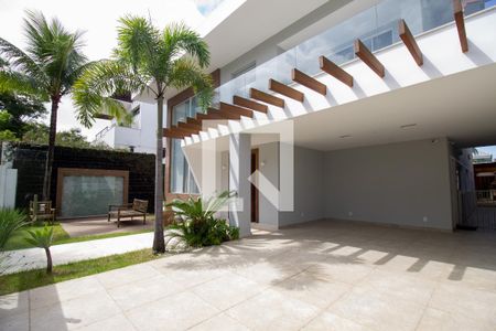 Casa de condomínio à venda com 540m², 4 quartos e sem vaga Casa de condomínio à venda com 540m², 4 quartos e sem vagaGaragem