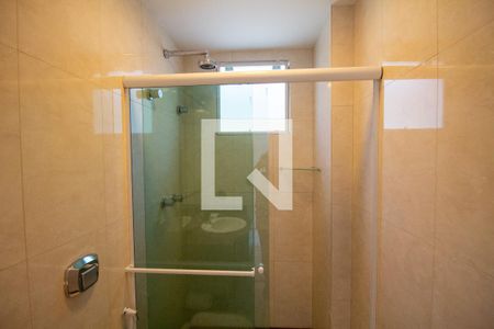 Casa de condomínio à venda com 540m², 4 quartos e sem vaga Casa de condomínio à venda com 540m², 4 quartos e sem vagaBanheiro da Suíte 3