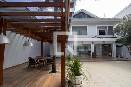 Casa de condomínio à venda com 540m², 4 quartos e sem vaga Casa de condomínio à venda com 540m², 4 quartos e sem vagaÁrea Gourmet