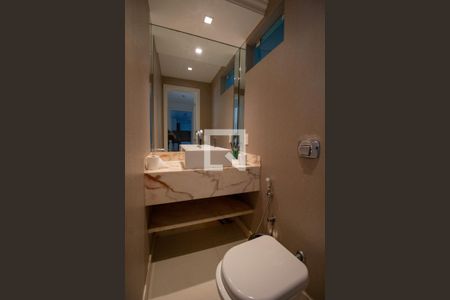 Casa de condomínio à venda com 540m², 4 quartos e sem vaga Casa de condomínio à venda com 540m², 4 quartos e sem vagaLavabo