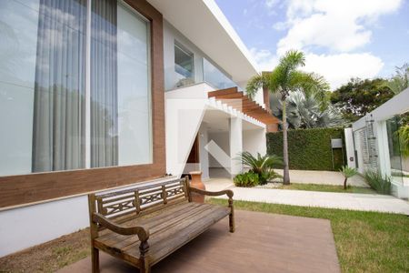 Casa de condomínio à venda com 540m², 4 quartos e sem vaga Casa de condomínio à venda com 540m², 4 quartos e sem vagaJardim