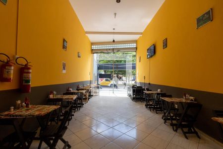 Apartamento à venda com 220m², 2 quartos e 2 vagas Apartamento à venda com 220m², 2 quartos e 2 vagasSalão