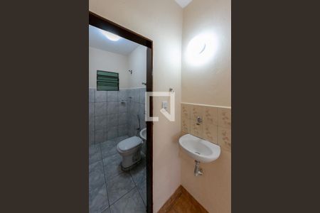 Casa à venda com 180m², 3 quartos e 3 vagasBanheiro Social