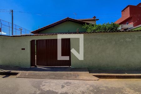 Casa à venda com 180m², 3 quartos e 3 vagasFachada