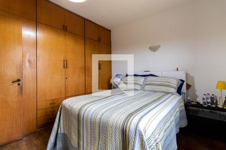 Casa à venda com 240m², 4 quartos e 3 vagasQuarto 4 - Suíte