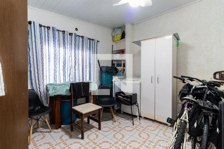 Casa à venda com 240m², 4 quartos e 3 vagasEdícula - Quarto