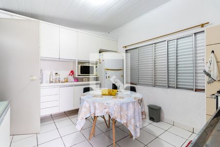 Casa à venda com 240m², 4 quartos e 3 vagasEdícula - Cozinha