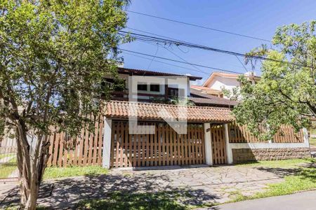 Casa para alugar com 800m², 5 quartos e 4 vagasFachada
